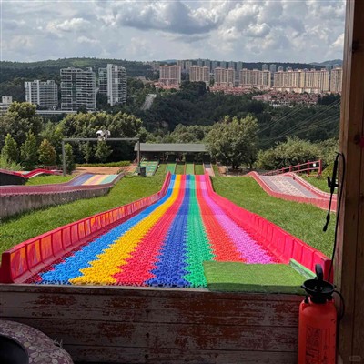 Regenbogenrutschen erfreuen sich weltweiter Beliebtheit, innovatives Design führt neuen Trend in ...